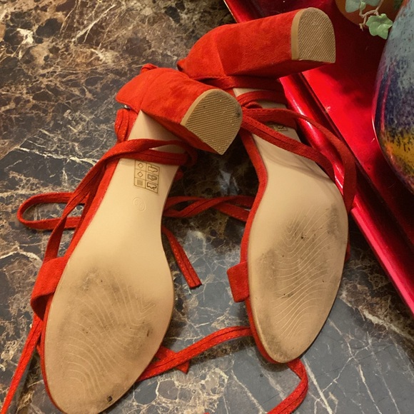 Red Tie Up Heels - Picture 5 of 8